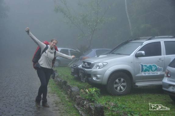Após 30 km e três dias na montanha, o feliz reencontro com a nossa Fiona, no Parque Nacional da Serra dos Órgãos, no Rio de Janeiro, portaria de Teresópolis